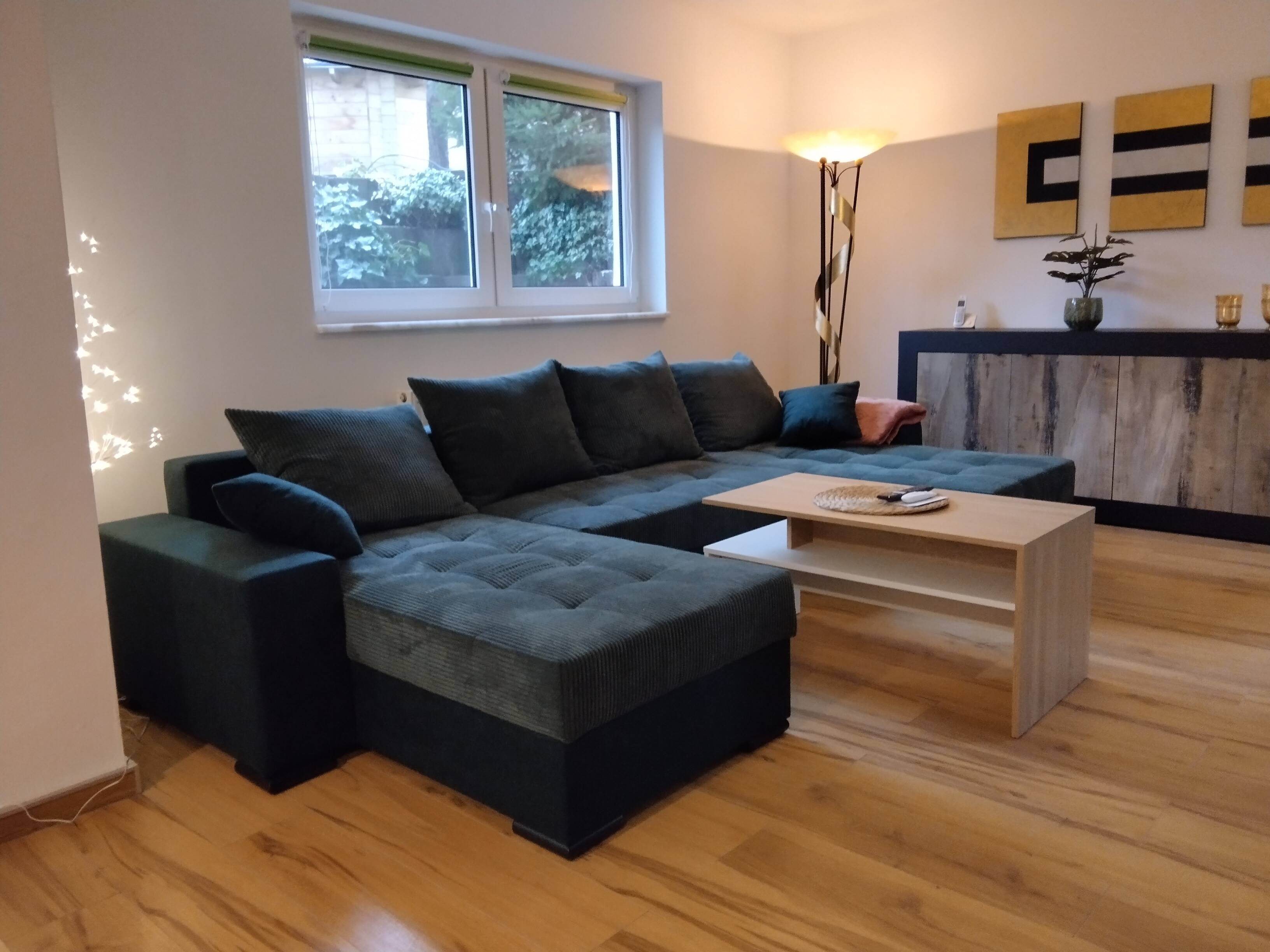 Single-Apartment, voll möbliert und ausgestattet,mit Poolbenutzung, Inklusive aller Kosten, wie Strom, Internet, usw., 90455 Nürnberg