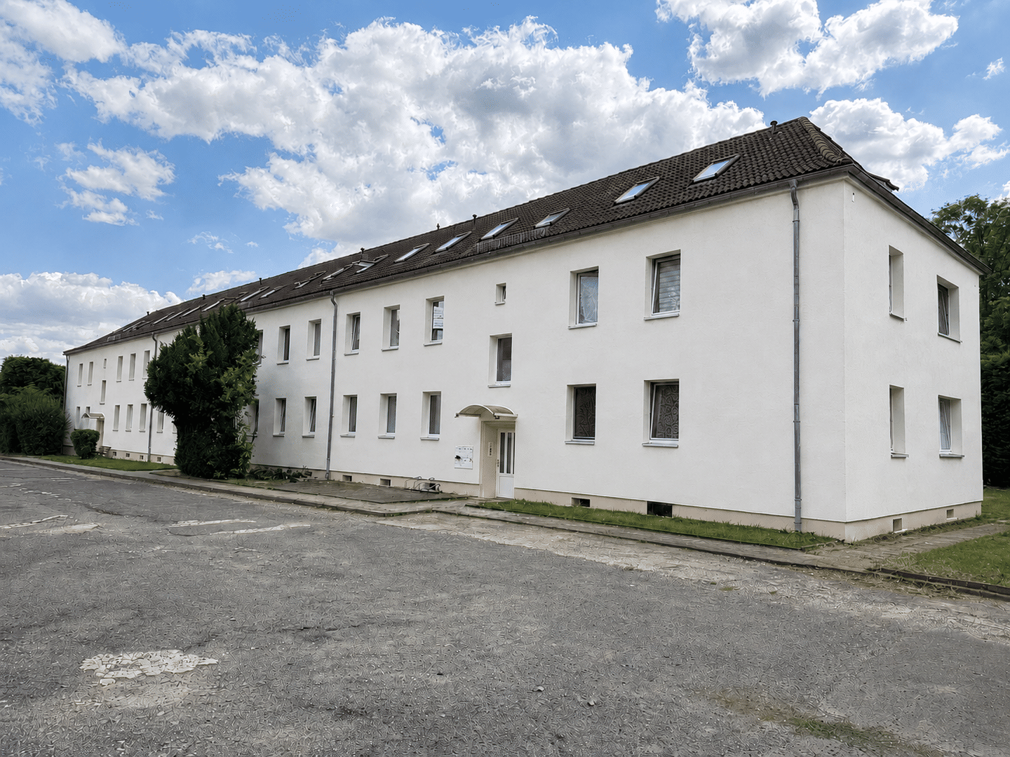 Erstbezug nach Sanierung! 2-Zimmerwohnung im Zentrum von Braunsbedra zu vermieten!, 6242 Braunsbedra