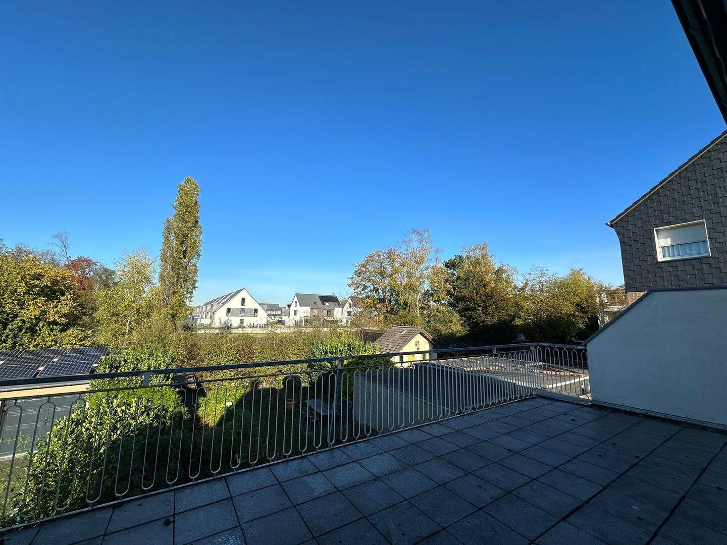 Charmante 4,5-Zimmer Maisonette-Wohnung im Zweifamilienhaus in Duisburg-Wanheim-Angerhausen, 47249 Duisburg (Buchholz Großenbaum Wanheim-Angerhausen)