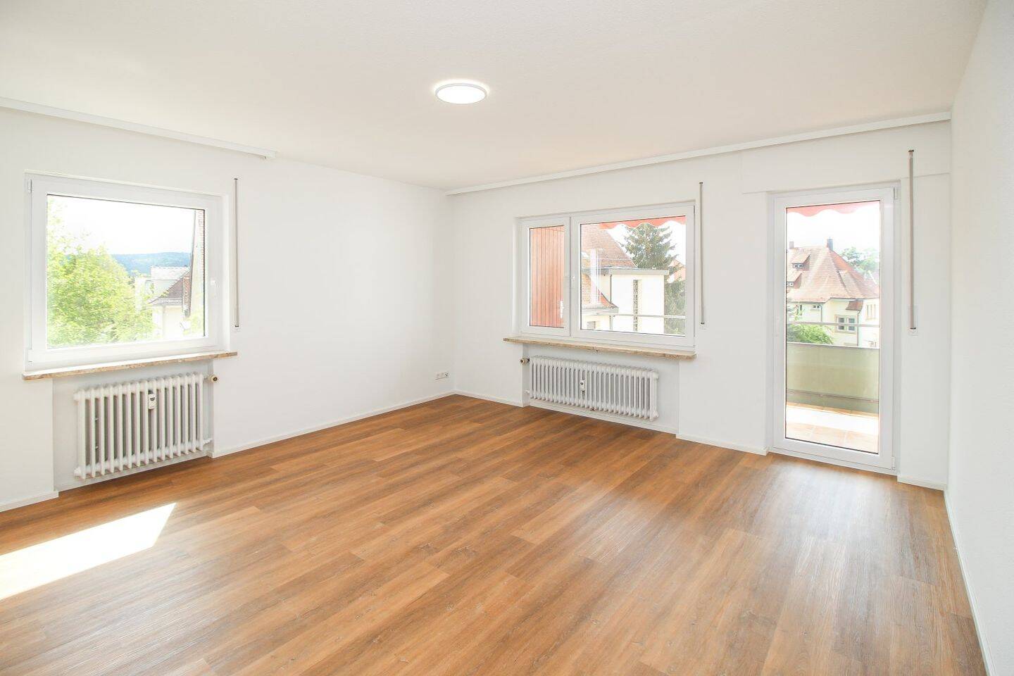 Wunderschöne 3,5-Zimmer-Wohnung mit Balkon & Garage in Rottweil, 78628 Rottweil