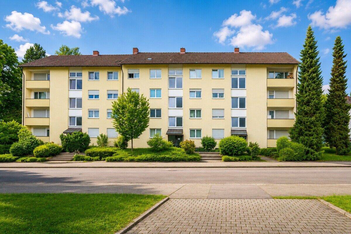 Modernisierte 3-Zimmer-Wohnung mit Balkon und Grünblick, 78224 Singen (Hohentwiel)