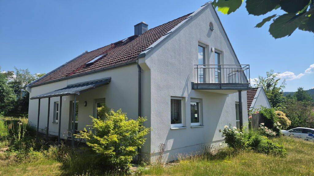 Schönes Einfamilienhaus in ruhiger Siedlungslage in Willmering, 93497 Willmering