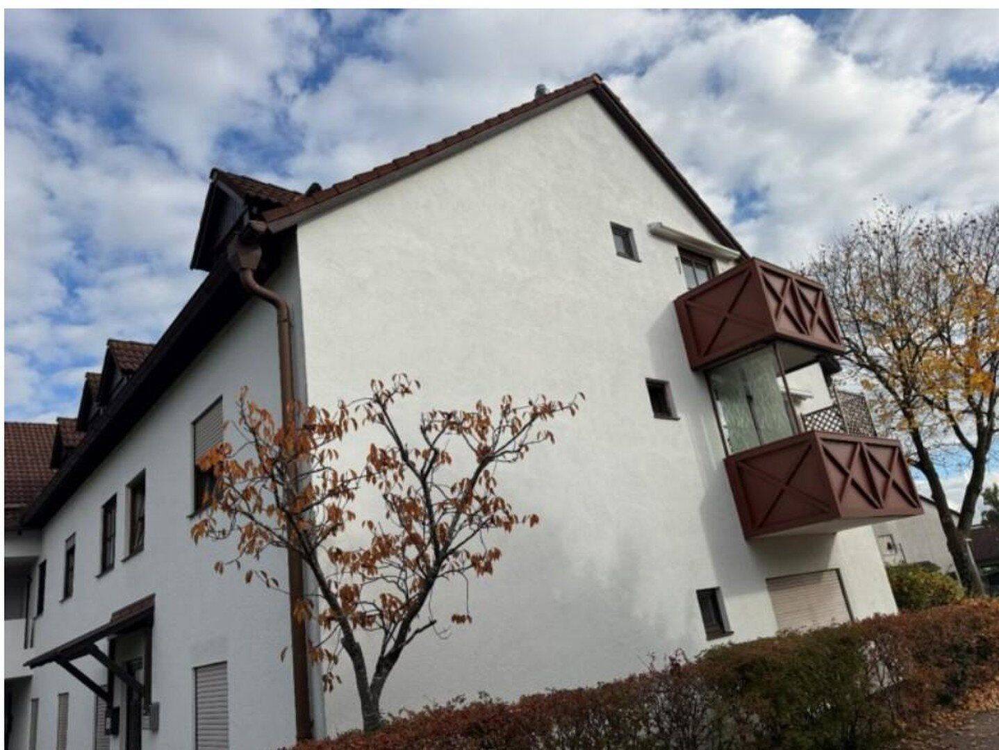 Helle 2-Zimmer-Dachgeschosswohnung mit Südbalkon und Tiefgarage in Ebersberg, 85560 Ebersberg