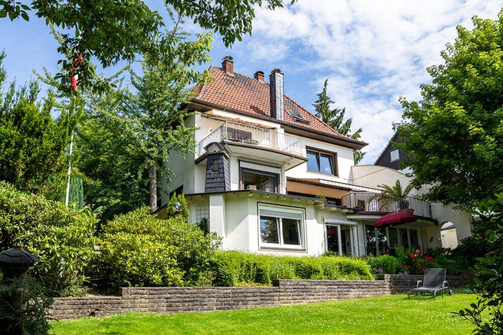 Freistehendes Einfamilienhaus mit Anbau und großem Garten in Fröndenberg, 58730 Fröndenberg/Ruhr