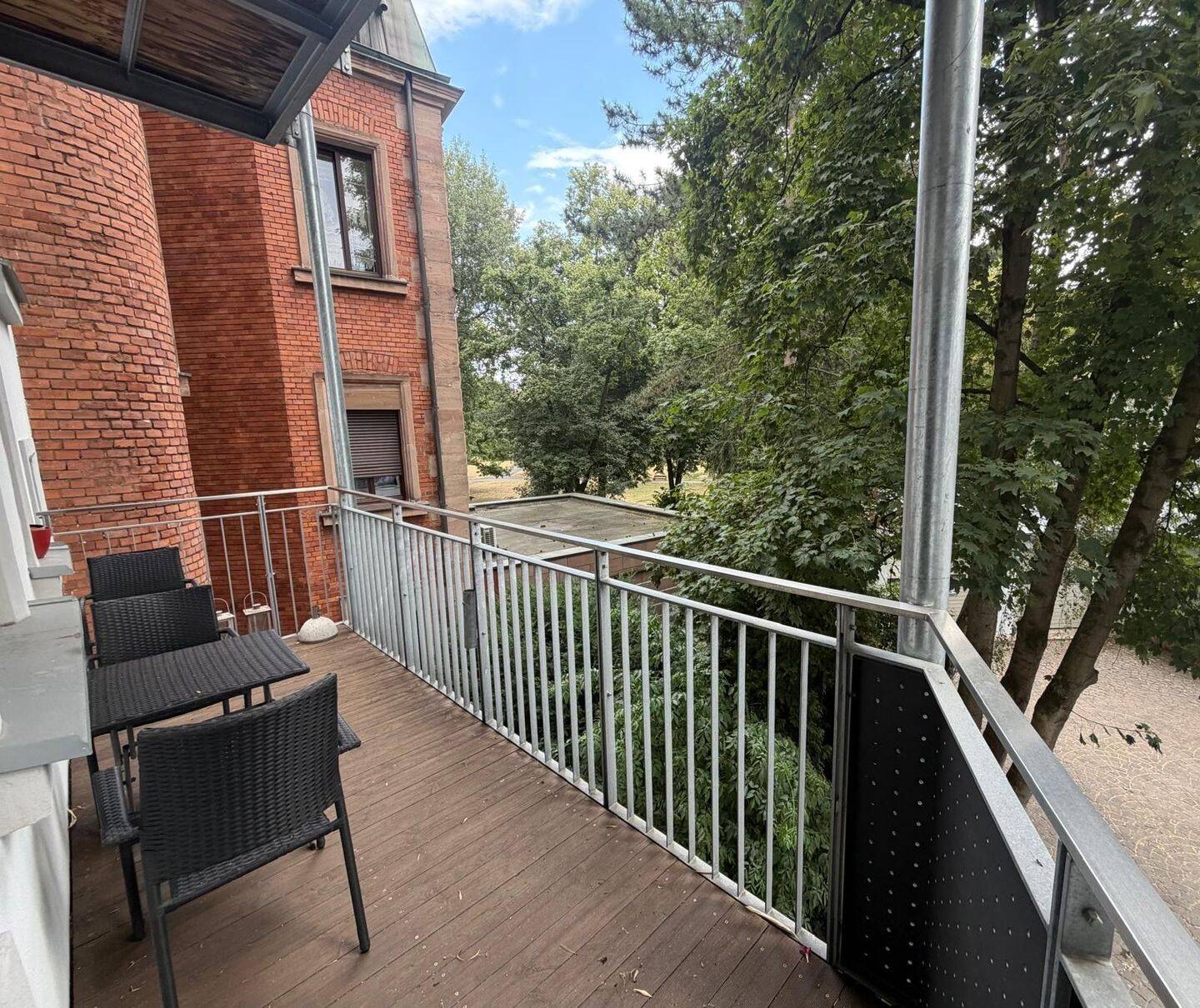 2,5 Zimmer Altbau-Wohnung – direkt am Rosenaupark – EBK – Balkon, 90429 Nürnberg