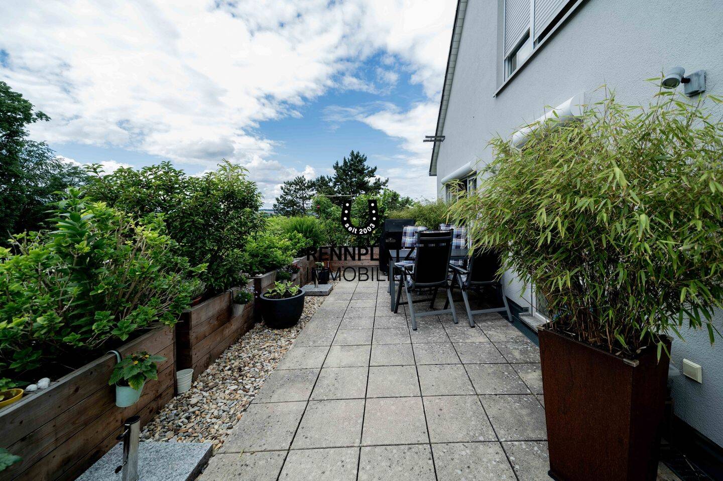 Ruhige 3,5-Zimmer-Wohnung mit großer Dachterrasse und traumhaften Weitblick. Frei ab 01.11., 93051 Regensburg (Galgenberg Großprüfening-Dechbetten-Königswiesen Kumpfmühl-Ziegetsdorf-Neuprüll)