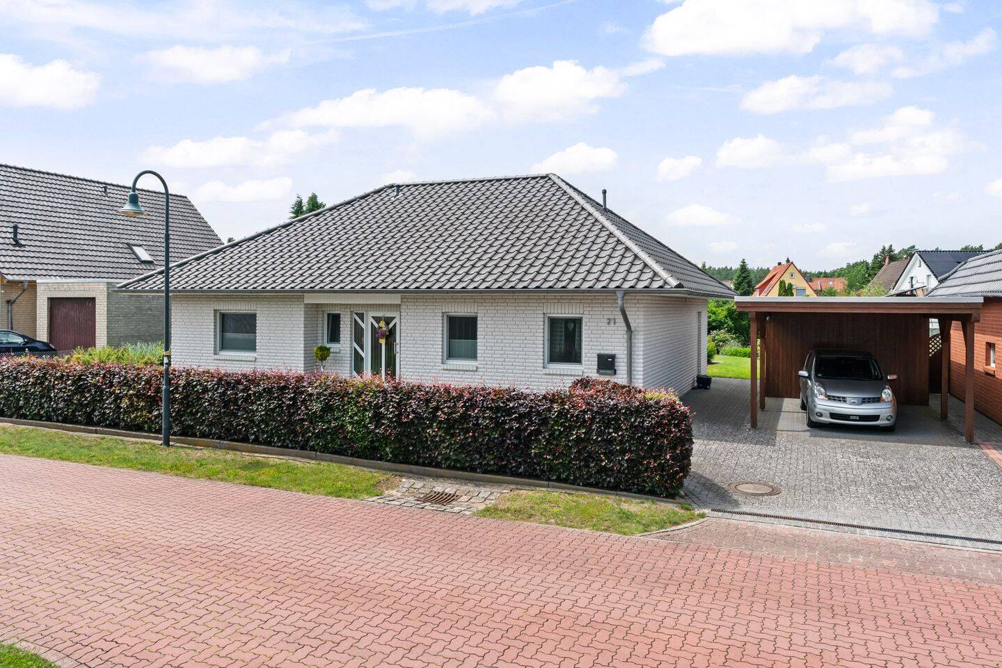Eystrup | Komfortables Wohnen auf einer Ebene – gepflegter Bungalow mit Carport und tollem Garten., 27324 Eystrup