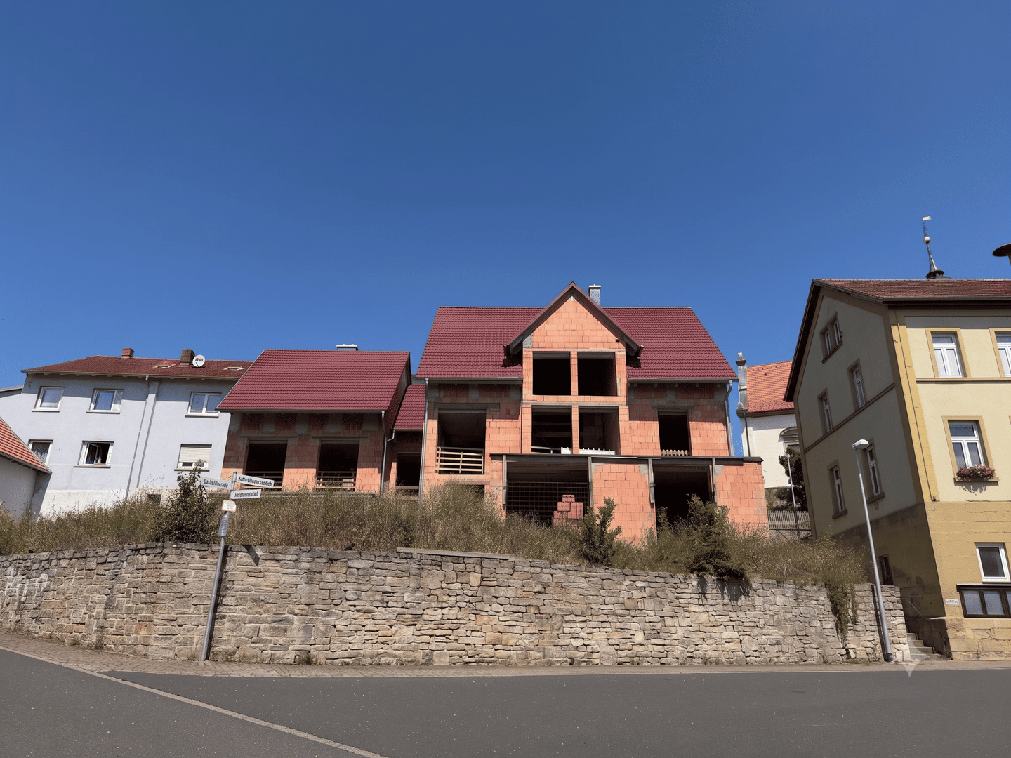 Rohbau mit Charakter – Ihr Traumhaus zum Selbstausbau bei Karlstadt, 97753 Karlstadt