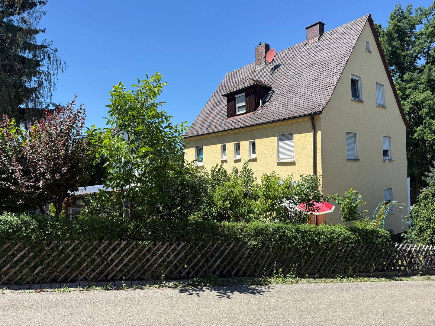 Voll vermietetes 3-Familienhaus in ruhiger Lage von Schwabach-Wolkersdorf, 91126 Schwabach