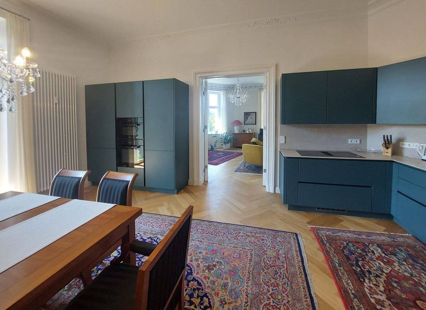 Gleich einziehen! Traumhaft schöne Altbauwohnung mit Aufzug, Stuck, Parkett und Südbalkon, 10555 Berlin (Mitte Hansaviertel Moabit Tiergarten)