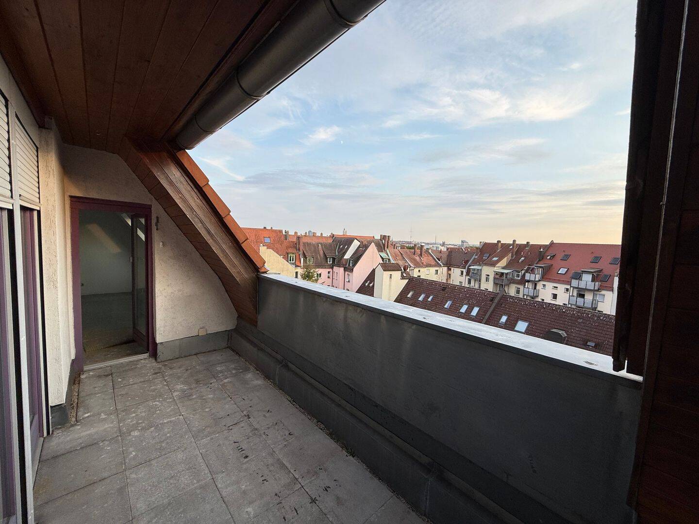 geräumige 2-Zimmer Dachgeschosswohnung, 90491 Nürnberg