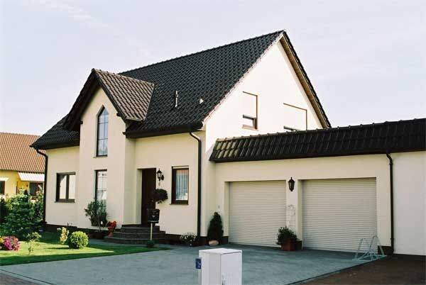 Exklusive Villa in Lörrach: Lichtdurchflutete Architektur mit Parkflächenpotenzial, 79539 Lörrach