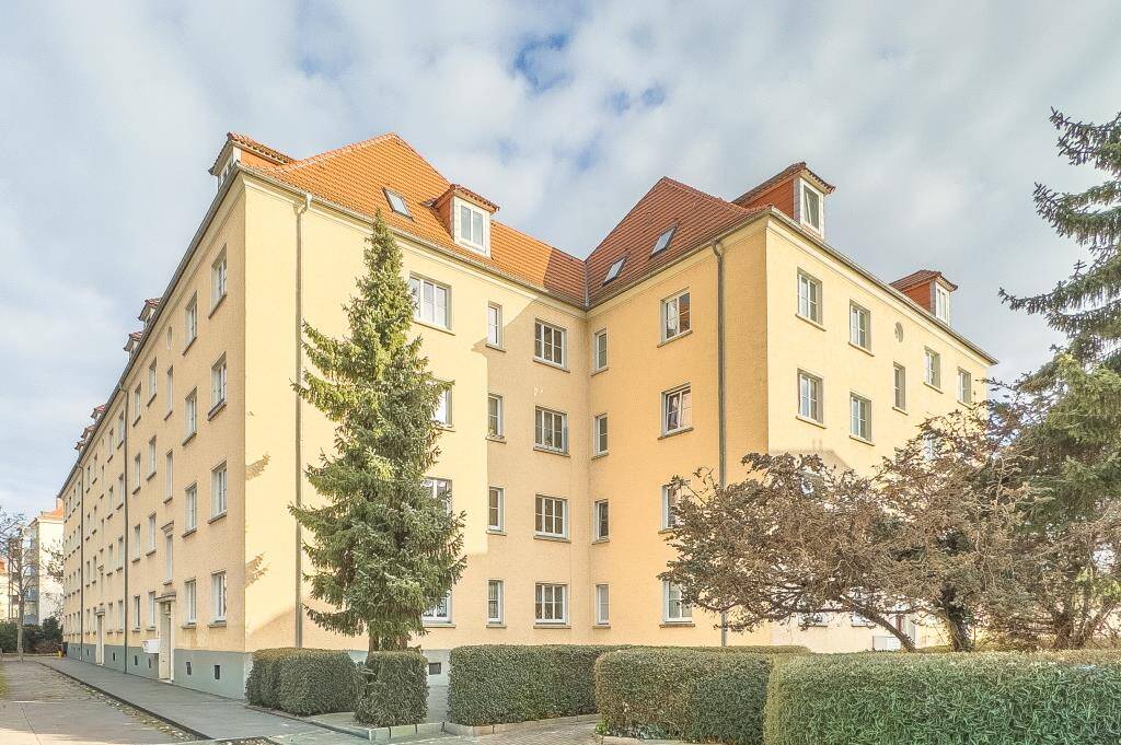 JETZT KAUFNEBENKOSTEN EINSPAREN! ERSTKLASSIGE 3 ZI. DG-WOHNUNG IN BEGEHRTER LAGE – UNWEIT ZUR ELBE, 1139 Dresden (Kaditz Mickten Pieschen-Süd Trachau)