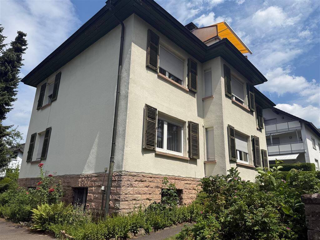Mehrfamilienhaus im Villenstil und großem Grundstück! Energieausweis in Erstellung!, 63619 Bad Orb