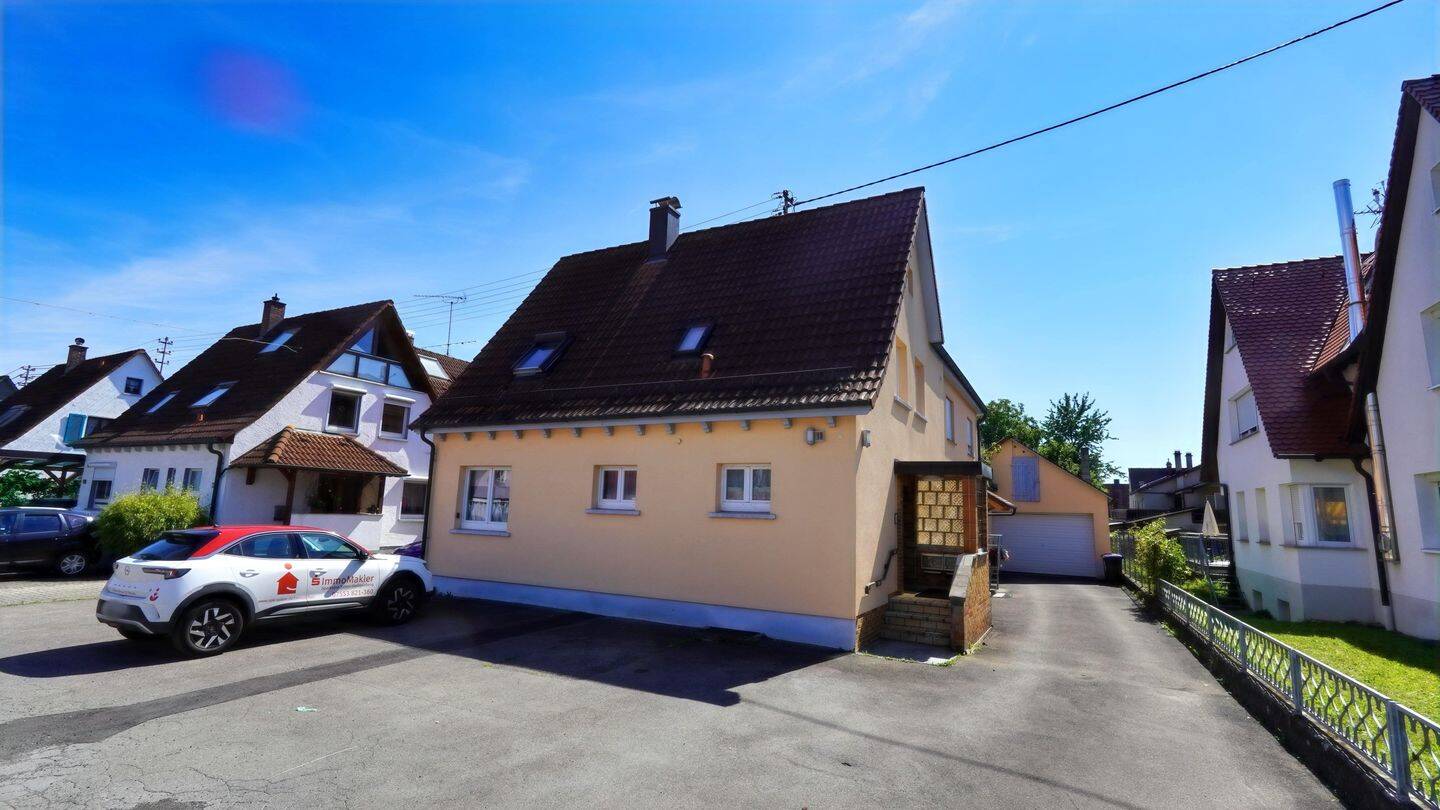 WOHNHAUS MIT DREI EINHEITEN, DERZEIT KOMPLETT VERMIETET, 88697 Bermatingen