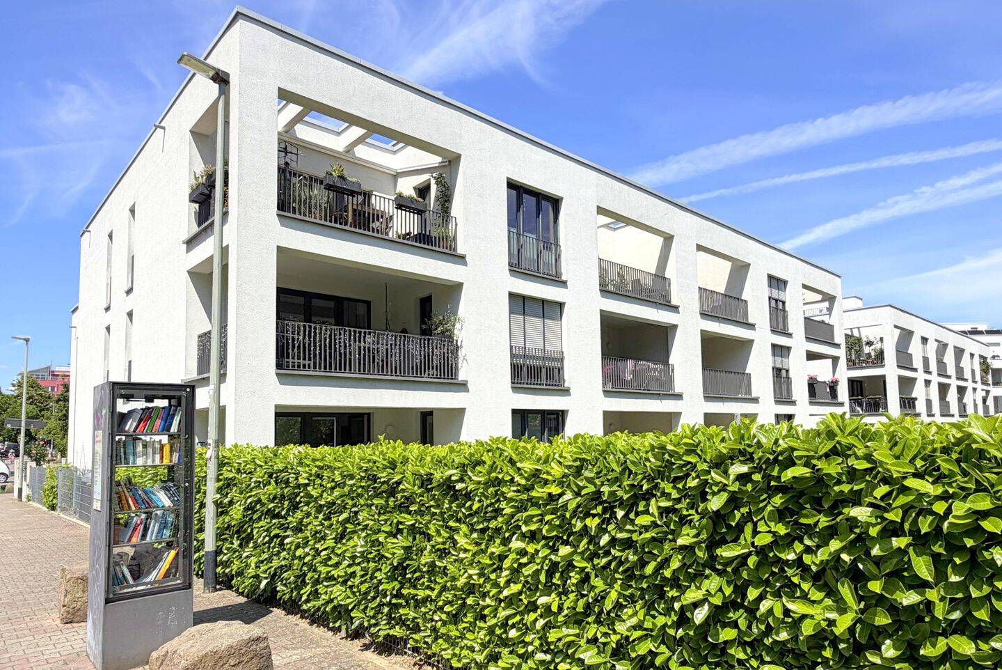 Attraktive 3 Zi.-Gartenwohnung im Mertonviertel Frankfurt – Modern, ruhig und bezugsfrei inkl. TG-Stellplatz, 60439 Frankfurt am Main (Heddernheim Kalbach Niederursel Praunheim)