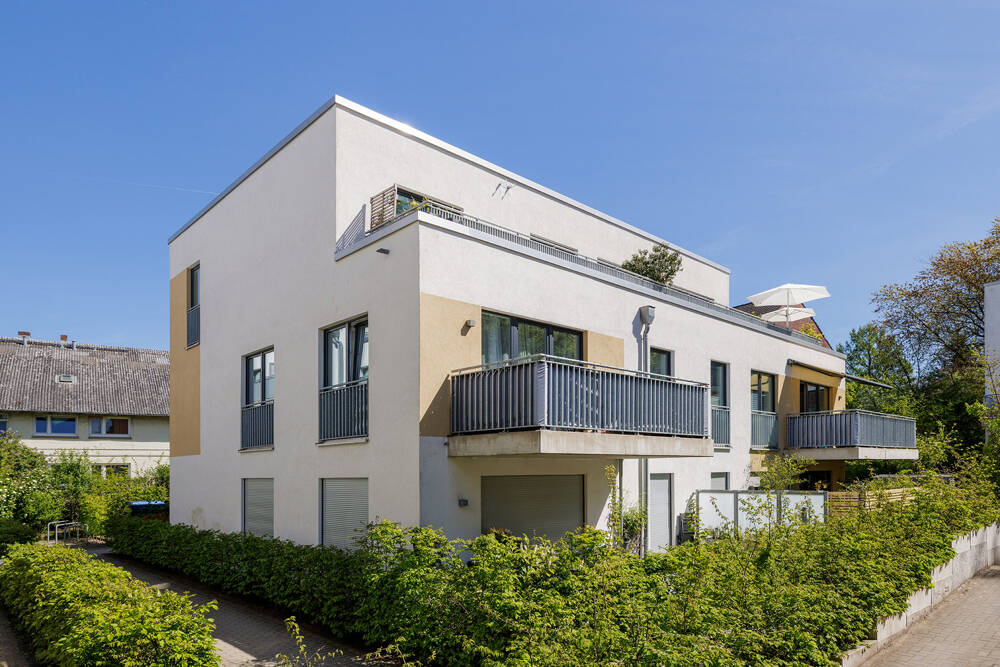 Lichtdurchflutetes Penthouse im ruhigen Hinterhof mit großzügiger Dachterrasse, 22177 Hamburg (Wandsbek Bramfeld Steilshoop)