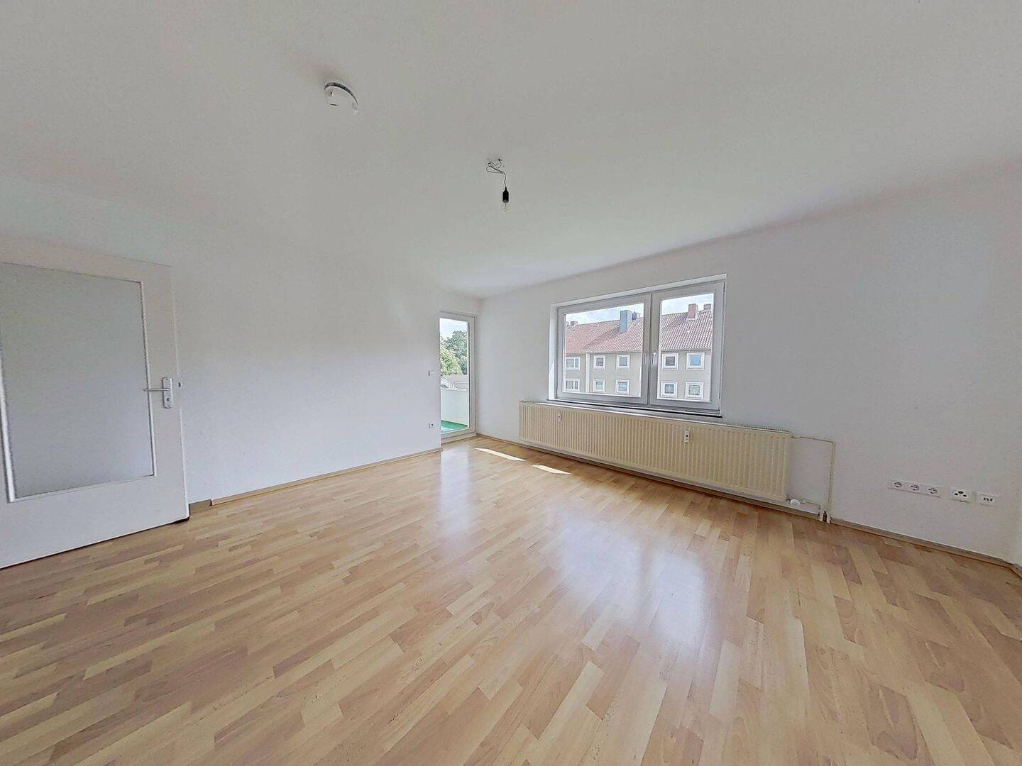 Reinkommen und Wohlfühlen: 3-Zimmer-Wohnung mit neuem Badezimmer und Balkon, 31675 Bückeburg