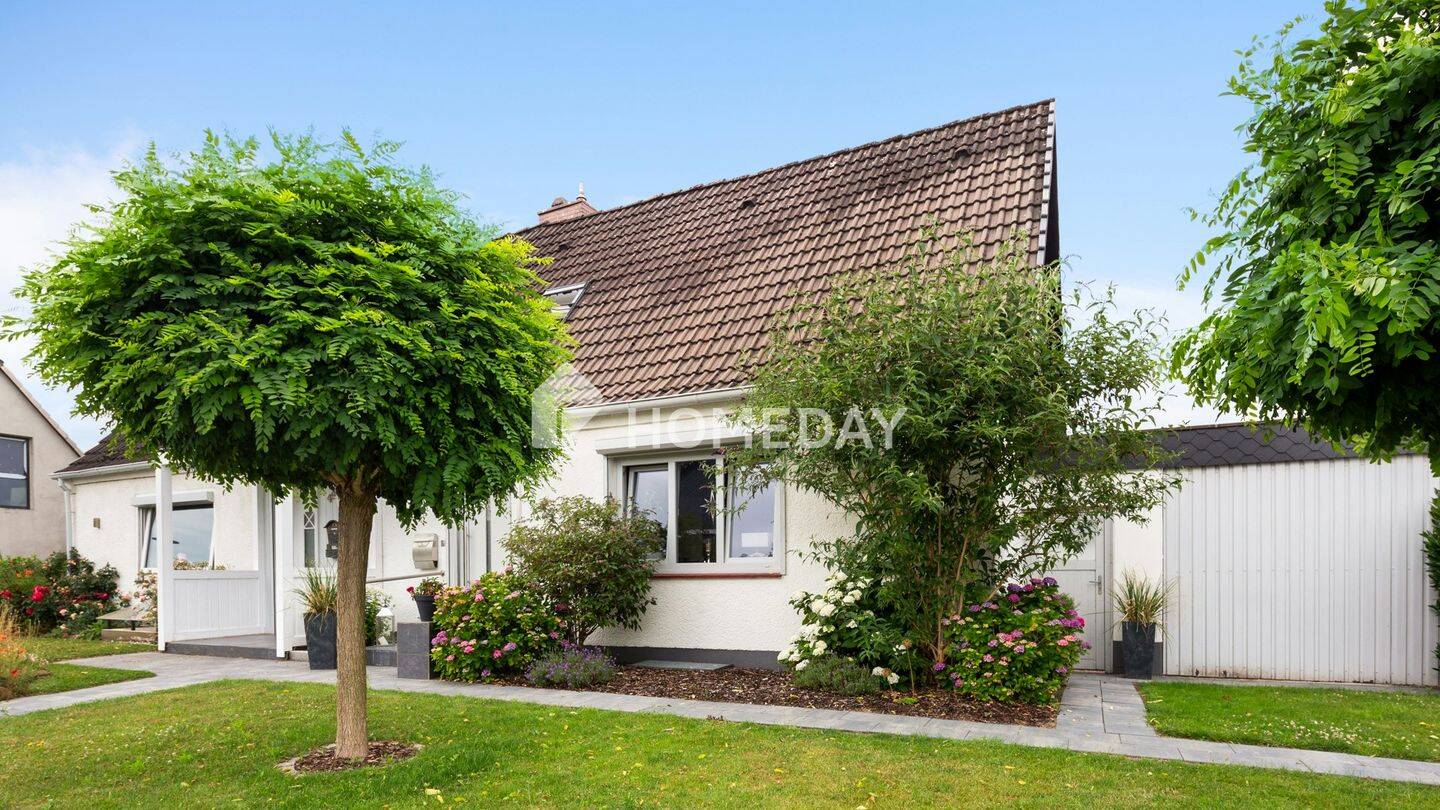 Doppelhaushälfte mit Wintergarten, Terrasse und viel Platz im Grünen, 24536 Neumünster (Brachenfeld Einfeld Tungendorf)
