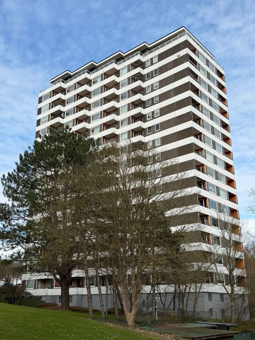 Wohnen mit Panorama – Stilvolle Wohnung im 11. OG mit Blick über den Plöner See, 24306 Plön