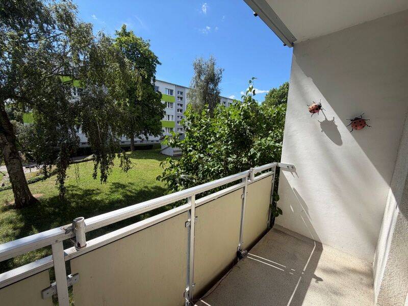 Frisch renovierte Dreiraumwohnung mit Balkon in Gera-Langenberg, 7552 Gera (Bieblach-Ost Langenberg Roschütz Stublach)
