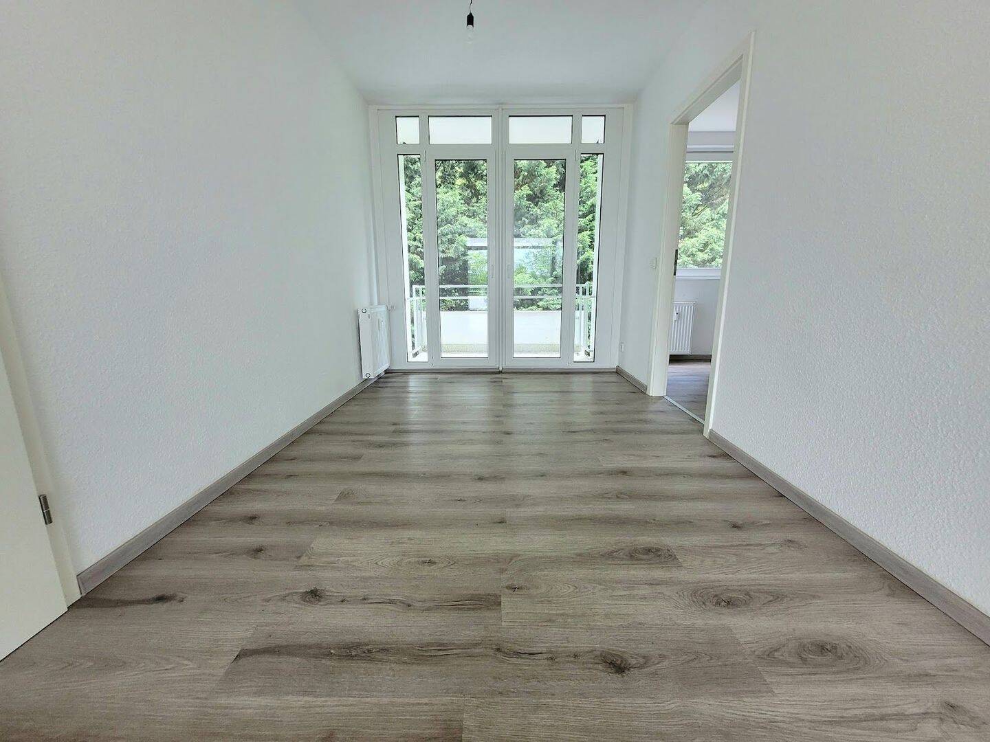 Renovierte 3-Zimmer-Wohnung mit 2 Balkonen, 45279 Essen (Freisenbruch Horst)