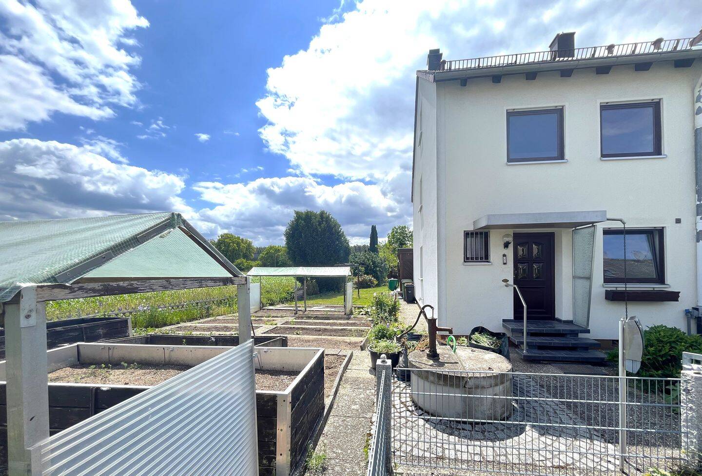 Renoviertes Reihenendhaus mit großem Garten und Garage, 91126 Schwabach