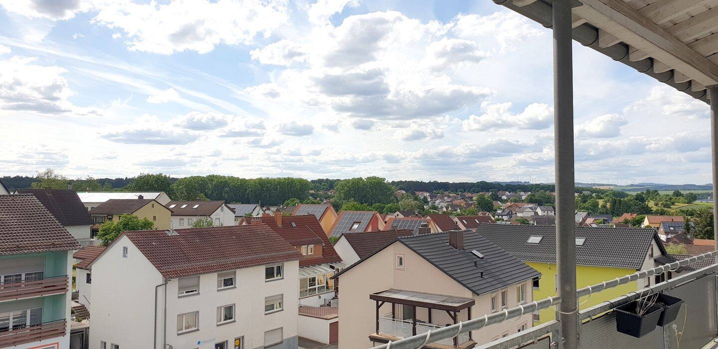 Lichtdurchflutete 2-ZKB-Wohnung mit Küche und großem Balkon!, 67661 Kaiserslautern (Dansenberg Hohenecken Innenstadt Mölschbach Siegelbach)