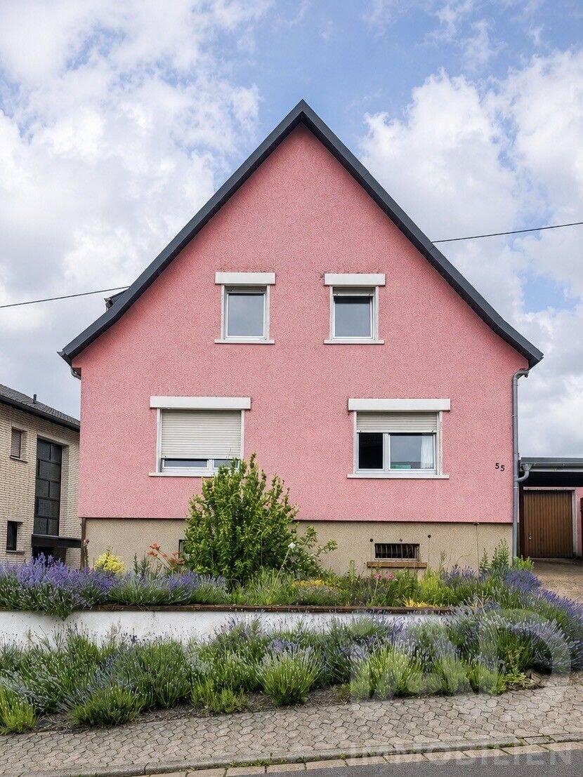Freistehendes Einfamilienhaus auf schönen Grundstück in Püttlingen-Köllerbach, 66346 Püttlingen