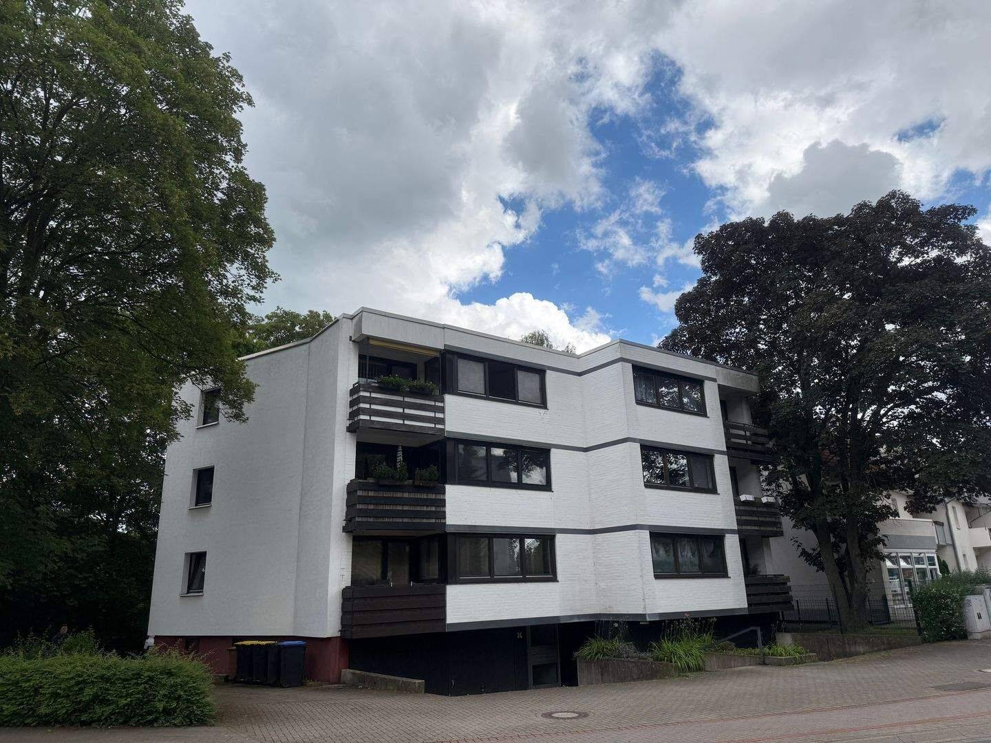 Schöne 2-Zimmerwohnung mit Balkon am Kanal in Anderten, 30559 Hannover