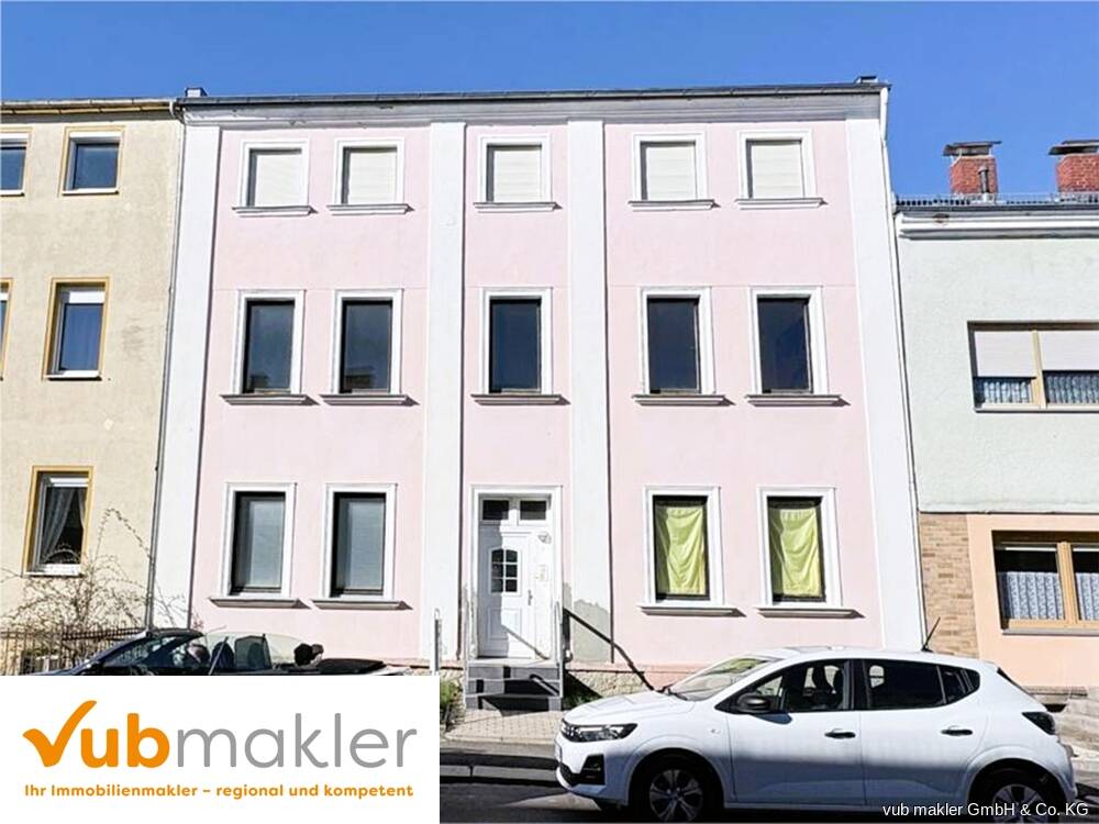 REDUZIERT!! Mehrfamilienhaus mit 4 Einheiten – solide vermietet mit Entwicklungspotenzial in Selb, 95100 Selb