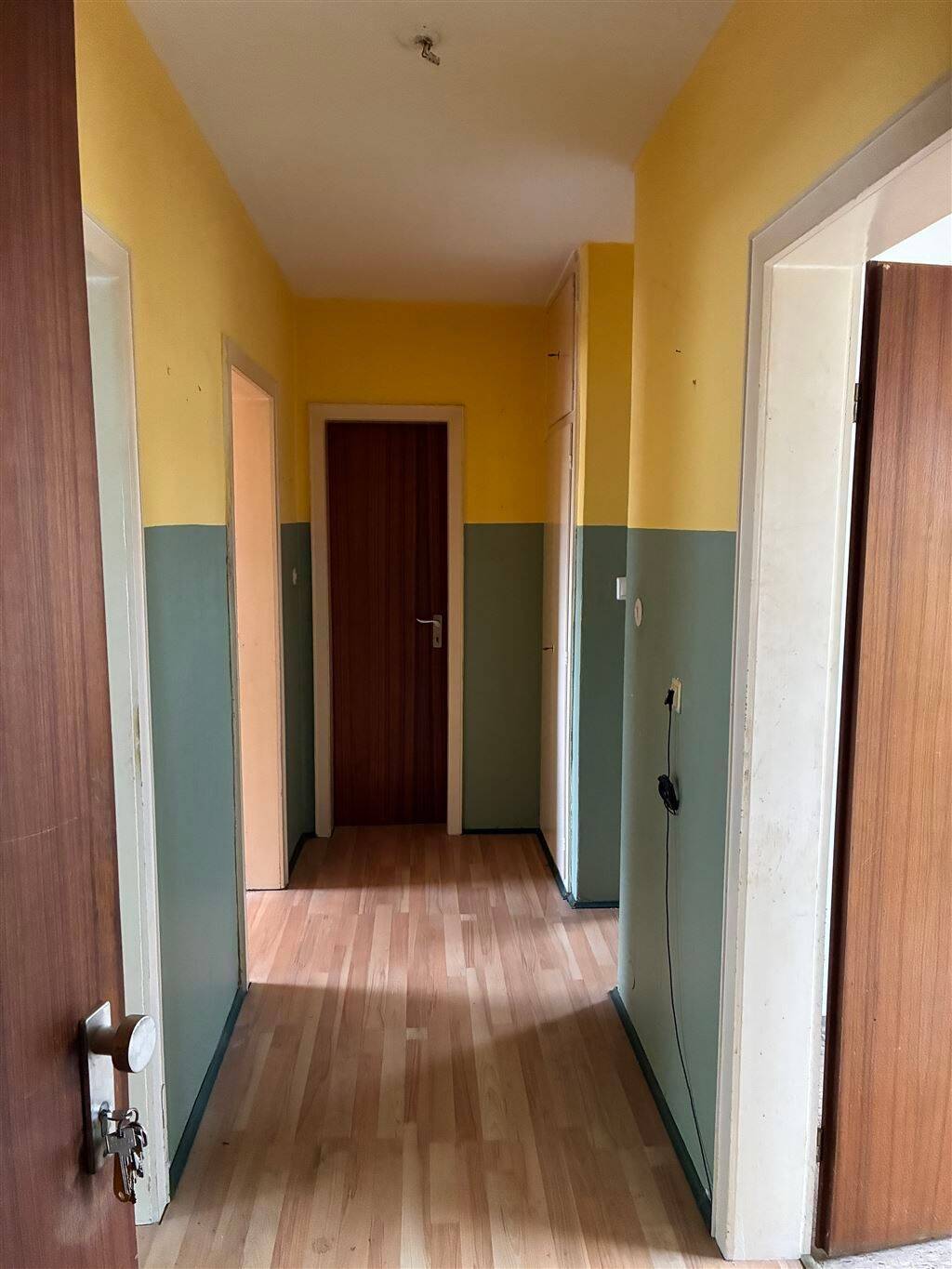 Unrenoviert 2,5- Raum Dachgeschoss-Wohnung in Gladbeck-Stadtmitte, 3. OG, 45964 Gladbeck