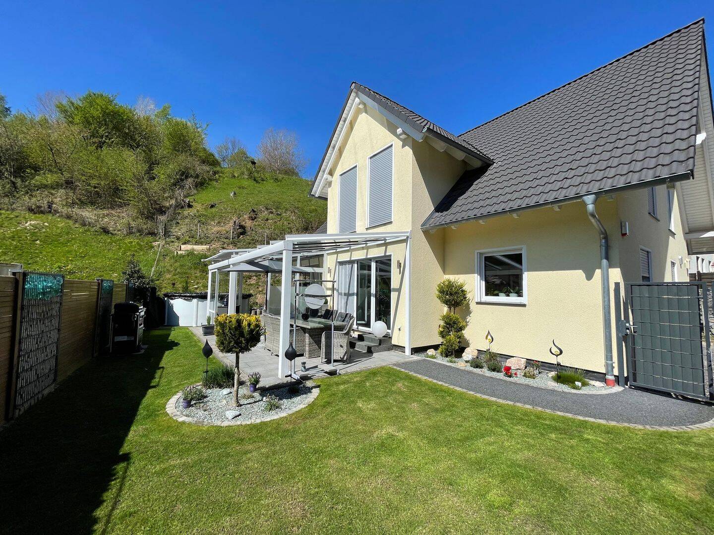 Modernes Niedrigenergiehaus mit tollen Wohnkonzept zum Vermieten ab sofort, 63867 Johannesberg