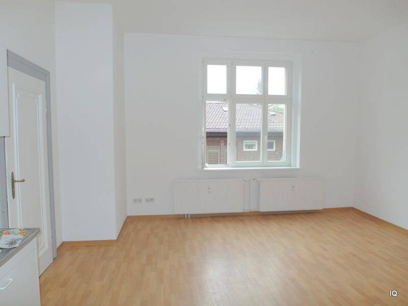 1-Zimmer-Singlewohnung mit offener Küche und Badewanne * Anmietung zusätzlicher Hobbyraum möglich, 2943 Weißwasser/O.L.
