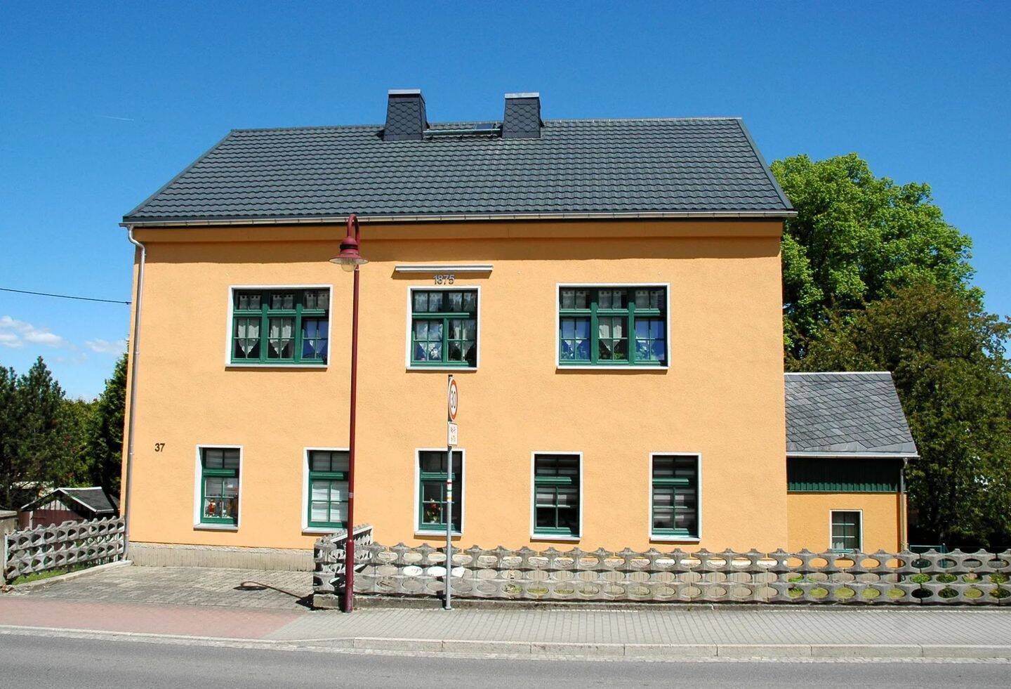 2-3 Familienhaus mit separatem Büro -zum sehr fairen Preis, 9509 Pockau-Lengefeld