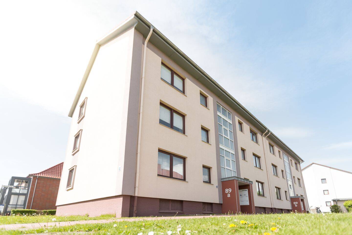Modernisierte 2-Zimmer-Wohnung mit Balkon in Bremerhaven-Geestemünde-Süd, 27570 Bremerhaven (Geestemünde)