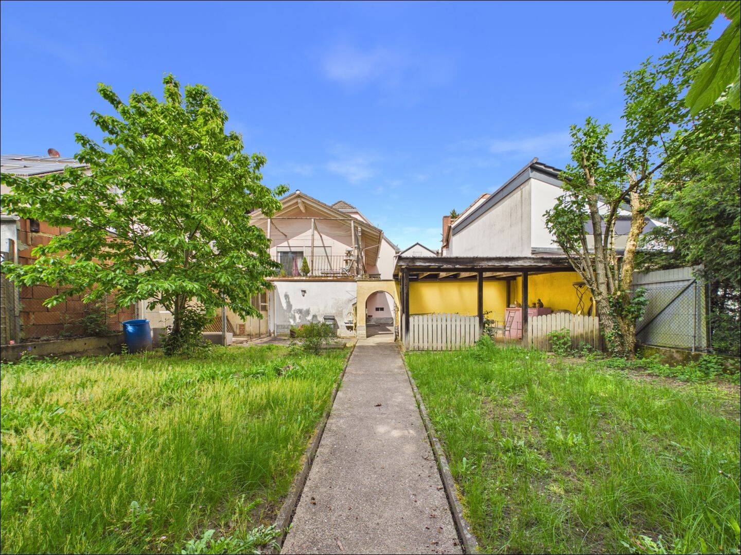 Gestalten statt suchen – Haus mit viel Potenzial für Familien oder zwei Generationen mit Garten, 63773 Goldbach