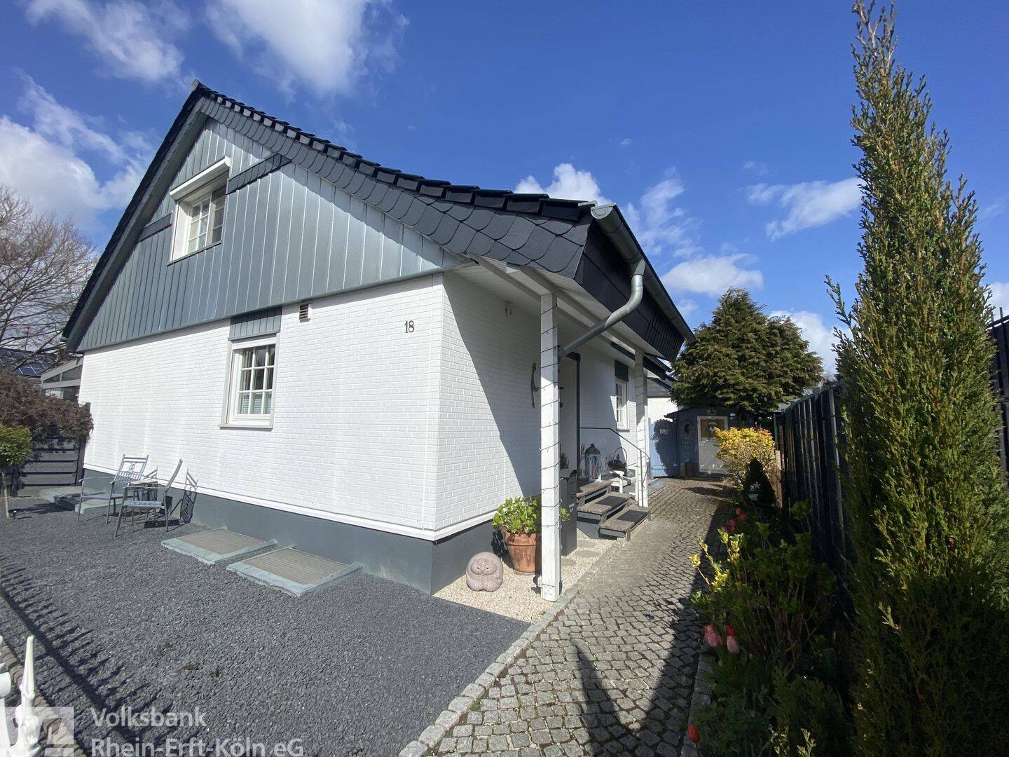 Einziehen und Wohlfühlen, Ihr neues Eigenheim mit traumhaftem Garten in Köln Alt-Meschenich!, 50997 Köln (Rodenkirchen)