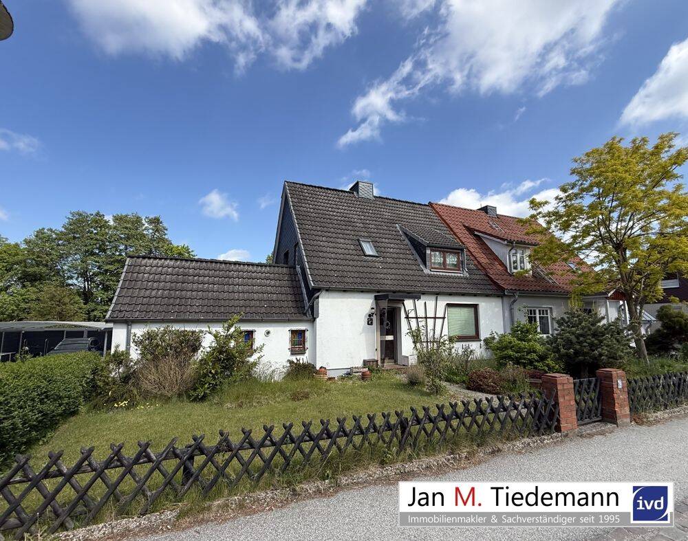 Lübeck Eichholz Nähe Wakenitz: Familien-DHH mit 5 Zimmern, 120 m² auf 820 m² Eigenland, 23564 Lübeck (Sankt Gertrud Sankt Jürgen)