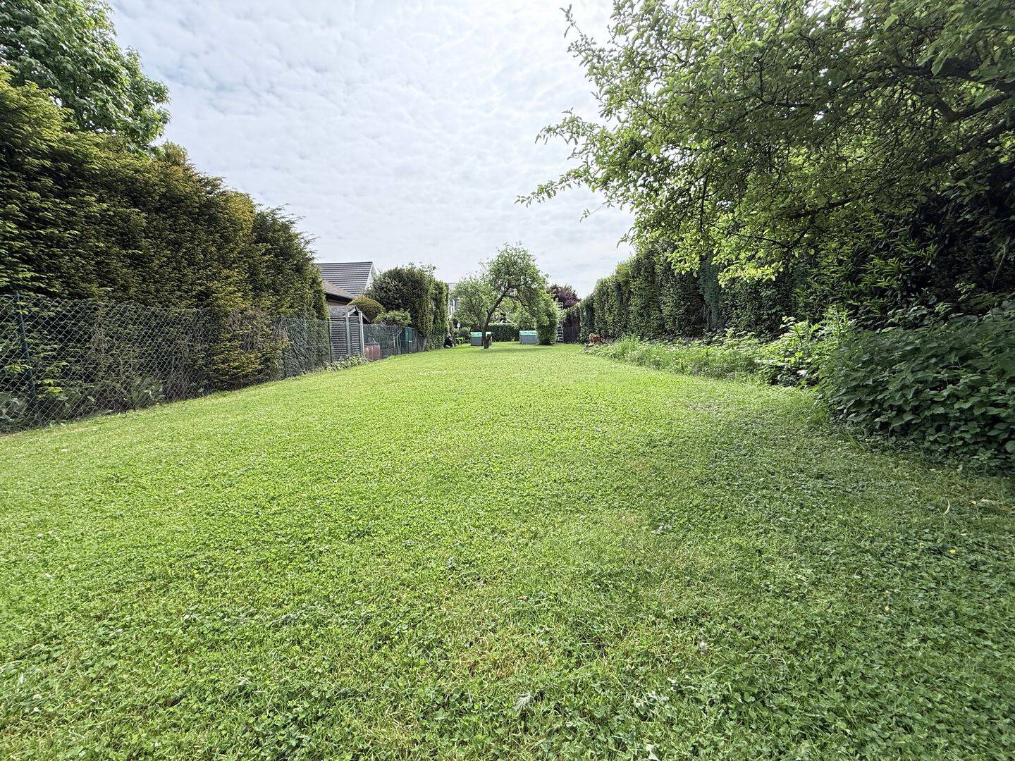 Großes Grundstück mit Altbestand. Sanierung/Erweiterung oder Neubau möglich, 50259 Pulheim