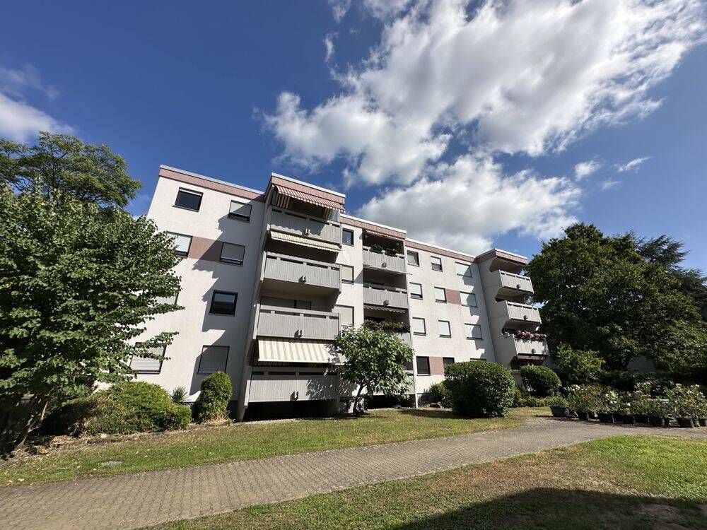 Sehr schöne und gepflegte Wohnung mit Loggia und Blick ins Grüne., 68309 Mannheim (Käfertal Vogelstang)