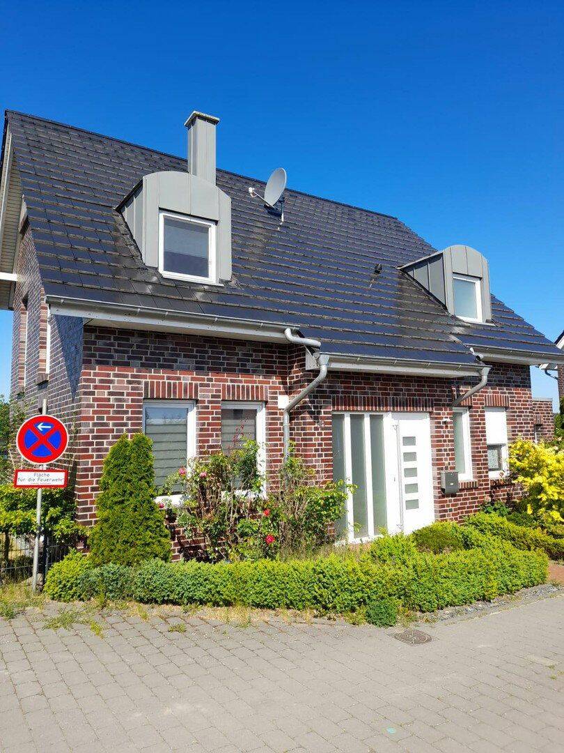Wohnen mit Weitblick – Hochwertiges Einfamilienhaus in begehrter Feldrandlage von Kleinburgwedel, 30938 Burgwedel