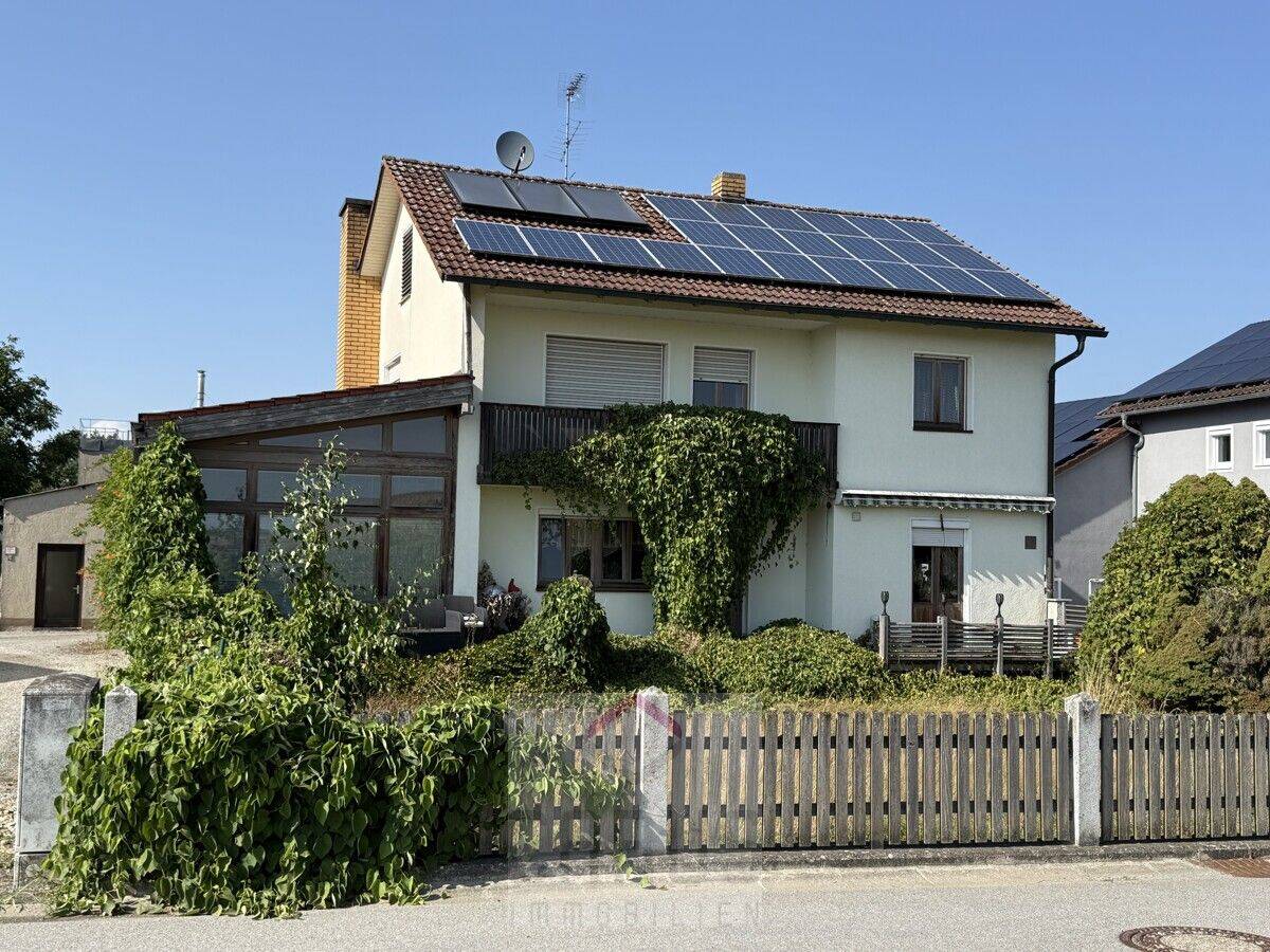 Klein, charmant und voller Möglichkeiten – Einfamilienhaus für Handwerker und Modernisierer, 94569 Stephansposching