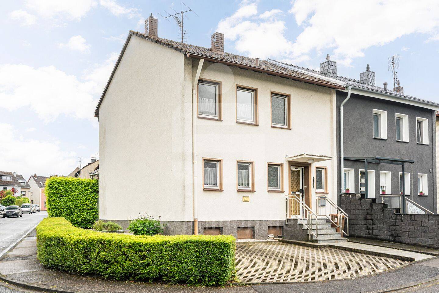 Brühl-Badorf: Reihenendhaus mit Garten und Stellplätzen für Ihre Familie!, 50321 Brühl