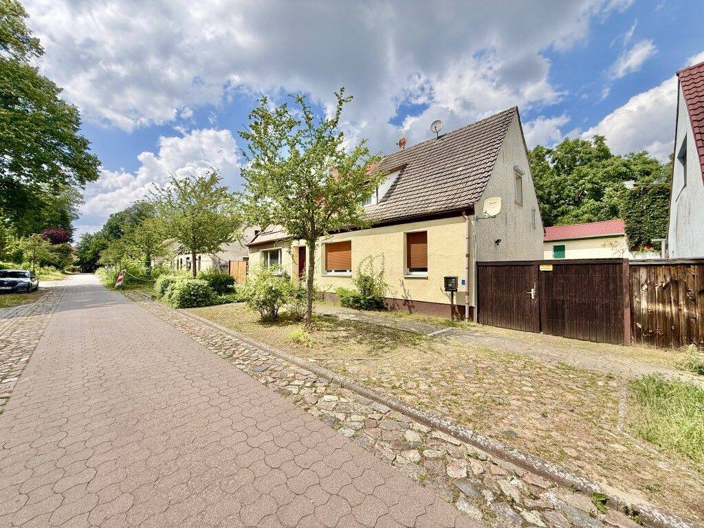 Großzügiges Doppelhaus mit weitläufigem Grundstück und unverbaubarem Feldblick, 16515 Oranienburg