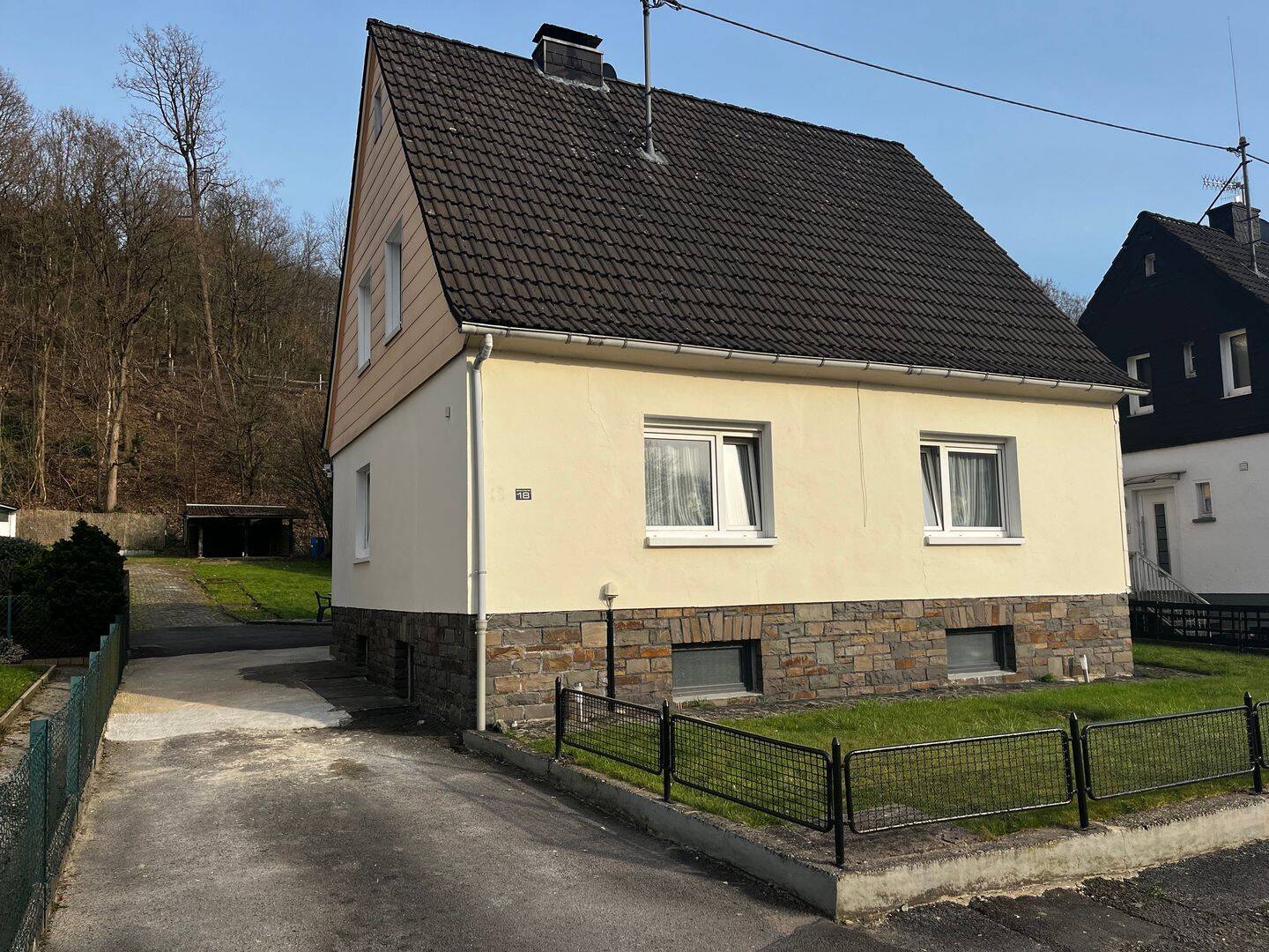 Raum für Kinder, Leben und gemeinsame Zeit – großzügiges Familienhaus mit Charme, 51702 Bergneustadt