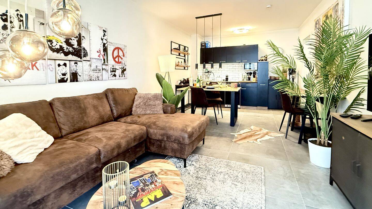 Möbliertes Designer-Apartment große Loggia – 1495€ All In Miete, Kln-Zollstock (4 Monate) Aufzug, TG, 50969 Köln (Rodenkirchen Raderberg Zollstock)