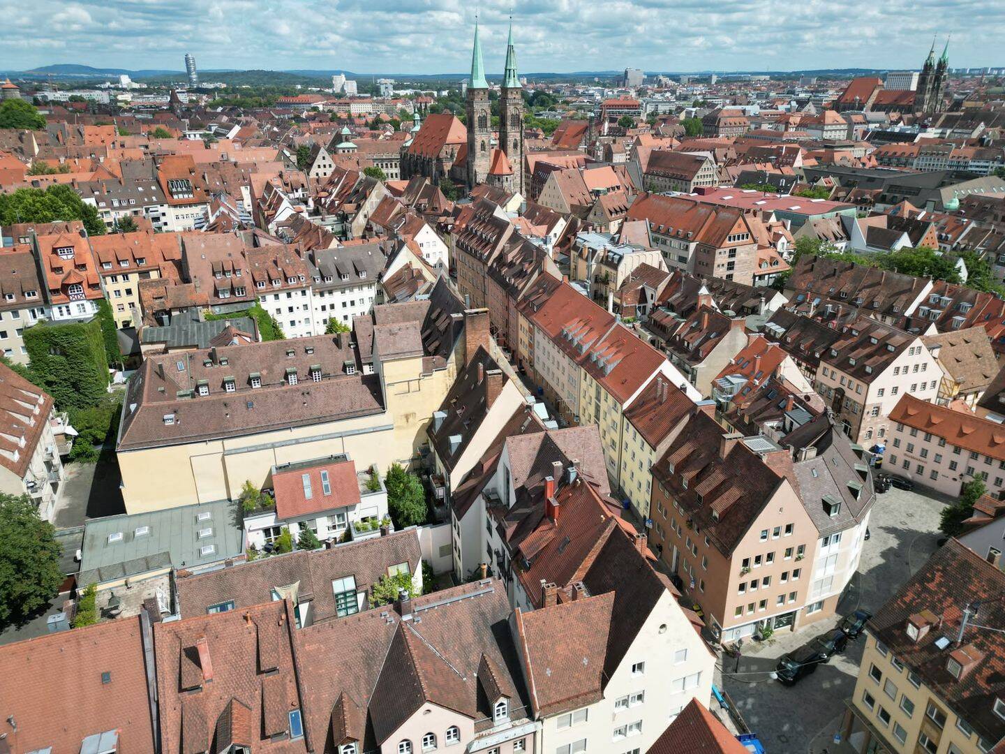 Mitten in der Altstadt – großzügige 3-Zimmer-Wohnung mit Balkon & Stellplatz, 90403 Nürnberg (Gleißbühl Lorenz Sebald)