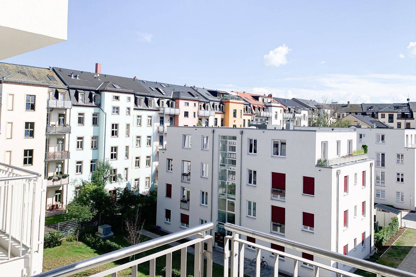Moderne 3-Zimmer-Wohnung mit Balkon, 1159 Dresden