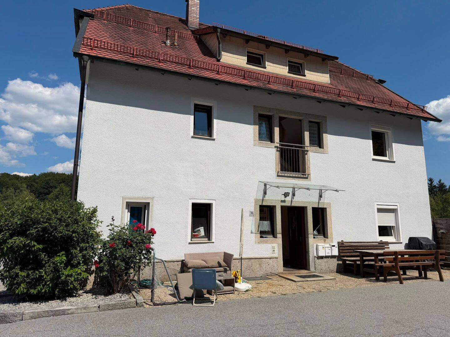 Kernsanierte charmante 2-Zimmer-Wohnung in Alleinlage, 94538 Fürstenstein
